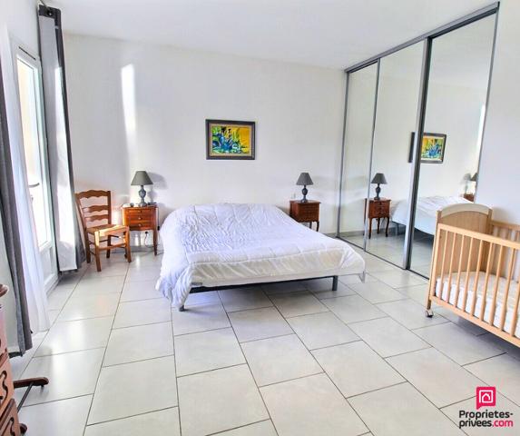 LE MUY - Villa de plain-pied avec piscine, terrain de 1 500 m² et double garage