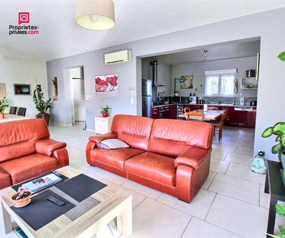 LE MUY - Villa de plain-pied avec piscine, terrain de 1 500 m² et double garage