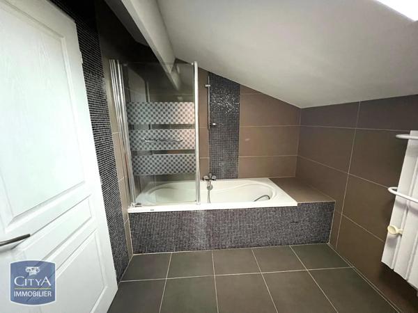 Maison à louer 4 pièces 123m² Marçay (37500)
