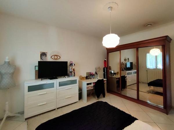 MAISON 170 m² - 6 PIECES - GARAGE 215 m² - TERRAIN CONSTRUCTIBLE  1910 m²