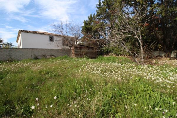 TERRAIN A BÂTIR - 714 m² - 238.050 €