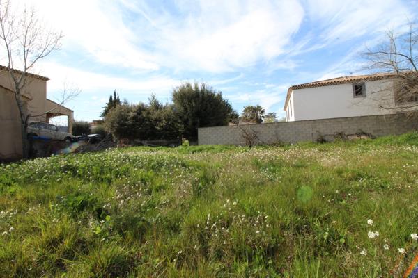TERRAIN A BÂTIR - 714 m² - 238.050 €