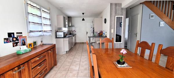 Cintré (35310) Belle maison de type 6 pièces au calme