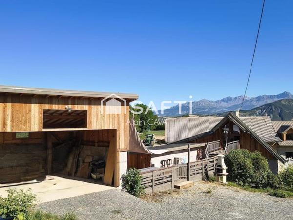 Ancienne ferme entièrement rénové de 160m² avec garage, dépendances, sur 2340m² de terrain