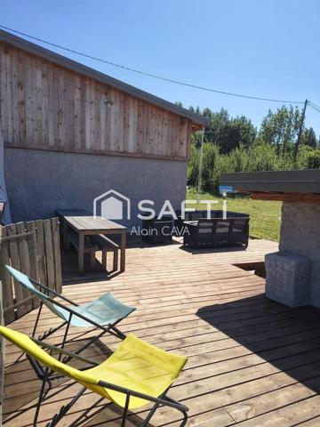 Ancienne ferme entièrement rénové de 160m² avec garage, dépendances, sur 2340m² de terrain