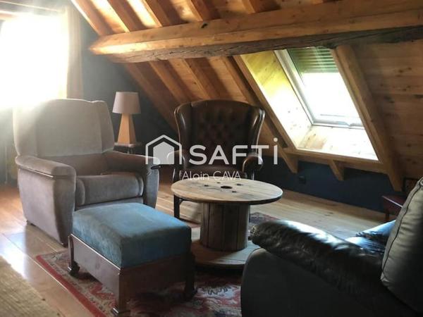 Ancienne ferme entièrement rénové de 160m² avec garage, dépendances, sur 2340m² de terrain