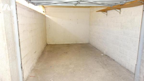 GARAGE TYPE BOX DANS RESIDENCE FERMEE