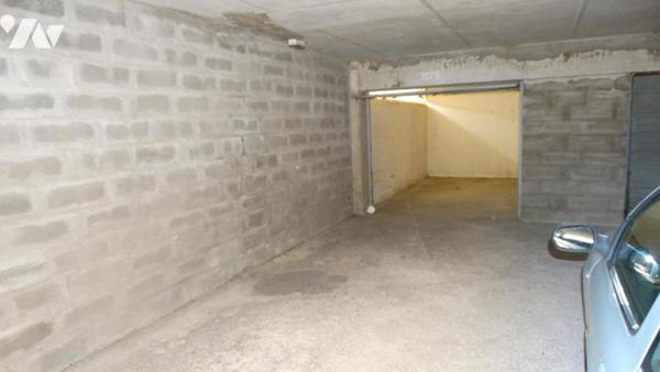 GARAGE TYPE BOX DANS RESIDENCE FERMEE