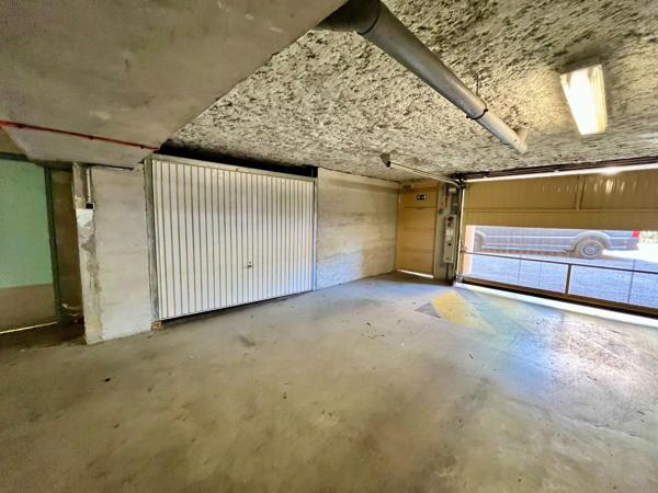 Garage / Box de 28m² sur l'avenue Jean Moulin - Hyères