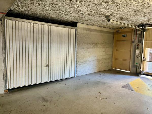 Garage / Box de 28m² sur l'avenue Jean Moulin - Hyères