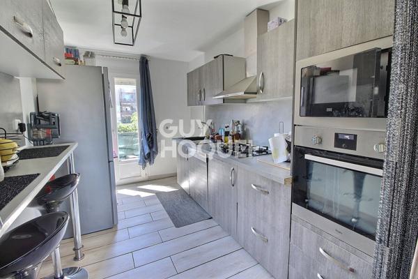 Appartement Tarascon 3 chambres avec balcon et cave .