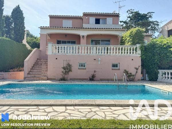 Maison à vendre 9 pièces 209 m² Roquebrune-sur-Argens