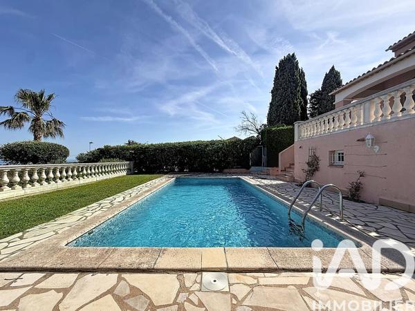 Maison à vendre 9 pièces 209 m² Roquebrune-sur-Argens