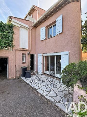 Maison à vendre 9 pièces 209 m² Roquebrune-sur-Argens