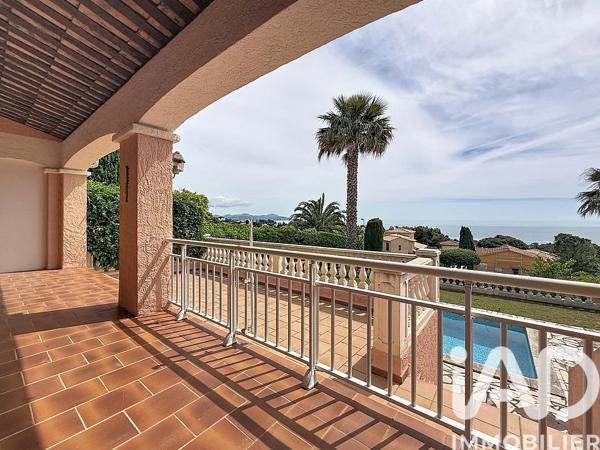 Maison à vendre 9 pièces 209 m² Roquebrune-sur-Argens