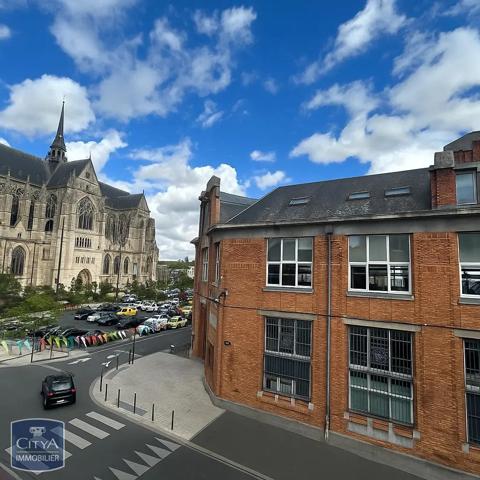 Appartement à louer 3 pièces 87.3m² Saint-Quentin (02100)