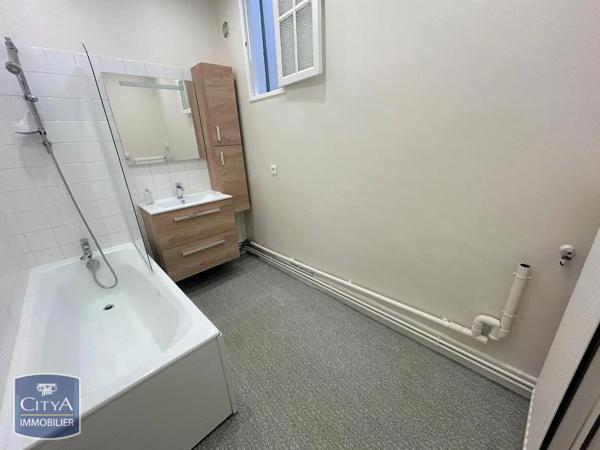 Appartement à louer 3 pièces 87.3m² Saint-Quentin (02100)
