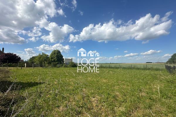 Ensemble immobilier pour cabinet medical / habitation comprenant une superbe maison individuelle en semi plain pied - 8 parkings + un terrain independant constructible de 996m²