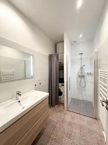 Appartement Cannes 3 pièces 51.01 m2 terrasse Banane