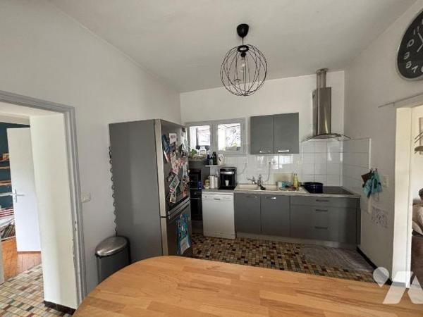 A vendre, Gironde, proche Bordeaux, EYSINES secteur Le Vigean, sur un terrain de 228 m², maison...
