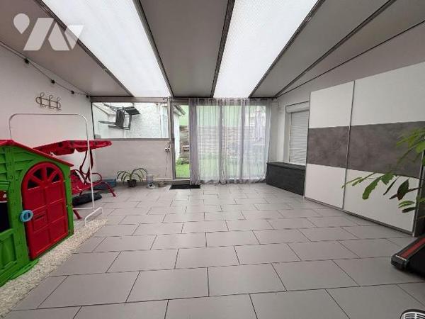 A vendre, Gironde, proche Bordeaux, EYSINES secteur Le Vigean, sur un terrain de 228 m², maison...