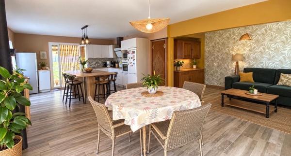 A DECOUVRIR ENSEMBLE DE 2 MAISONS IDEALEMENT SITUEES A SALVIAC