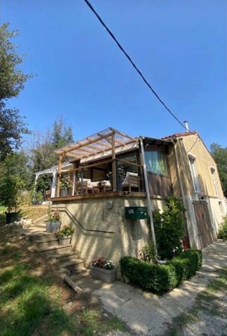 A DECOUVRIR ENSEMBLE DE 2 MAISONS IDEALEMENT SITUEES A SALVIAC