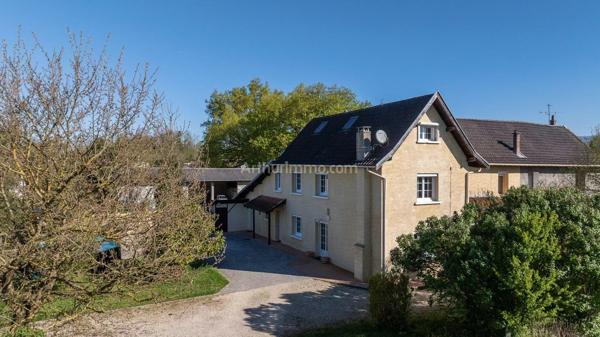 Vente Maison 7 pièces 170 m2 à Morestel