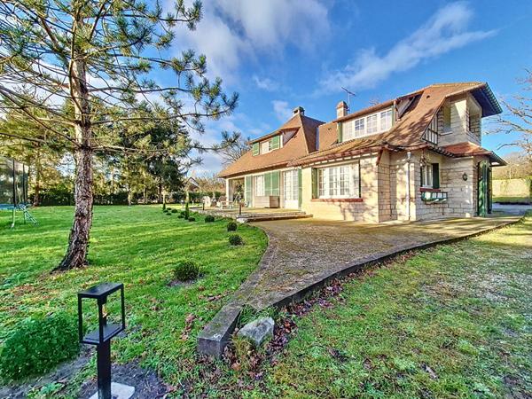 Maison Lamorlaye 6 pièce(s) 220 m2