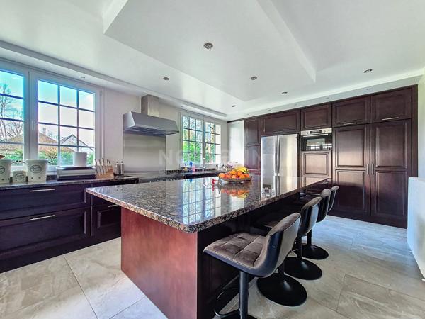 Maison Lamorlaye 6 pièce(s) 220 m2