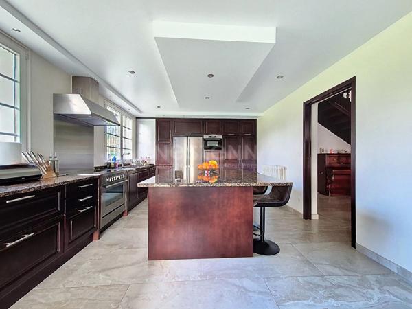 Maison Lamorlaye 6 pièce(s) 220 m2