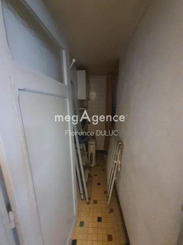 Immeuble à SAINT-JEAN-D'ANGELY, 17400 - 68m²