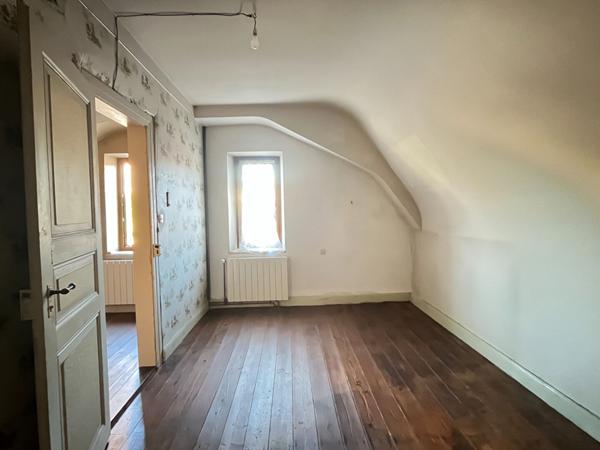 Corps de ferme - 9 pièces - 211 m²