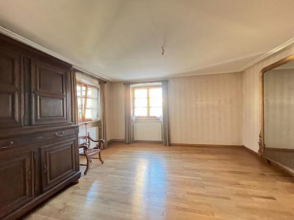 Corps de ferme - 9 pièces - 211 m²