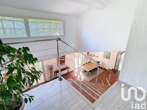 Maison d’architecte 8 pièces de 250 m² à Éguilles (13510)