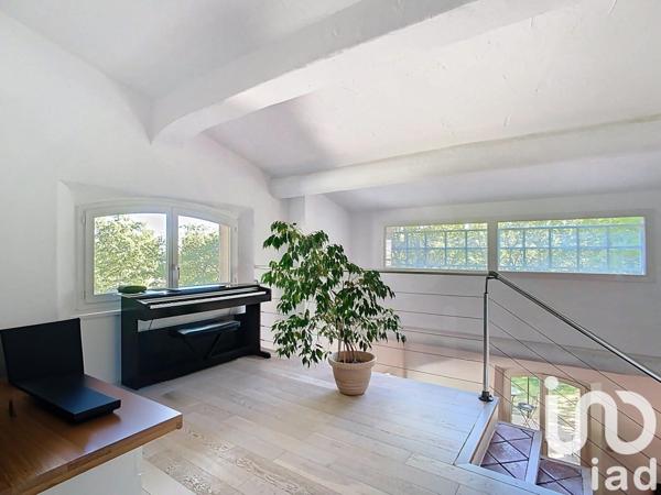 Maison d’architecte 8 pièces de 250 m² à Éguilles (13510)