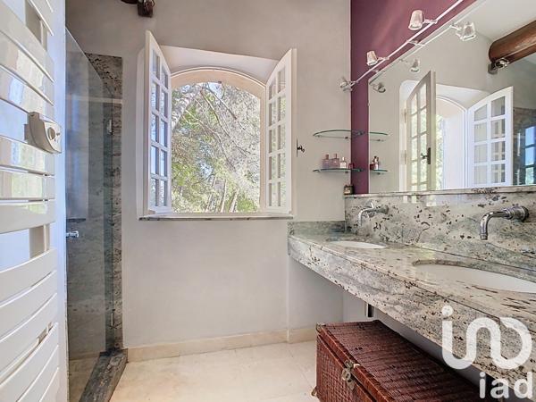 Maison d’architecte 8 pièces de 250 m² à Éguilles (13510)