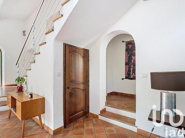 Maison d’architecte 8 pièces de 250 m² à Éguilles (13510)