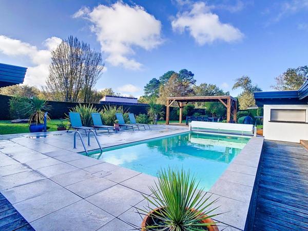 Grande maison d'architecte à Martignas-sur-Jalle