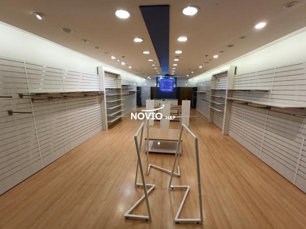 Local commercial 128 m²