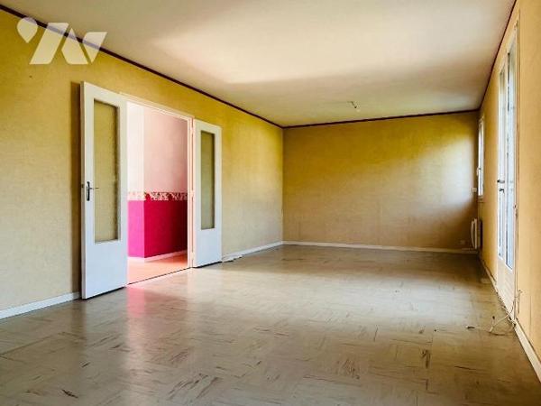 A vendre sur la commune de Saint-Senier-sous-Avranches, à proximité du centre-ville d'Avranches...