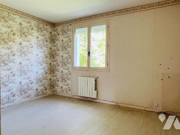 A vendre sur la commune de Saint-Senier-sous-Avranches, à proximité du centre-ville d'Avranches...