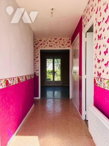 A vendre sur la commune de Saint-Senier-sous-Avranches, à proximité du centre-ville d'Avranches...