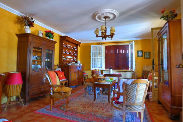 Propriete à vendre 6 pièces CHAROLLES (71)