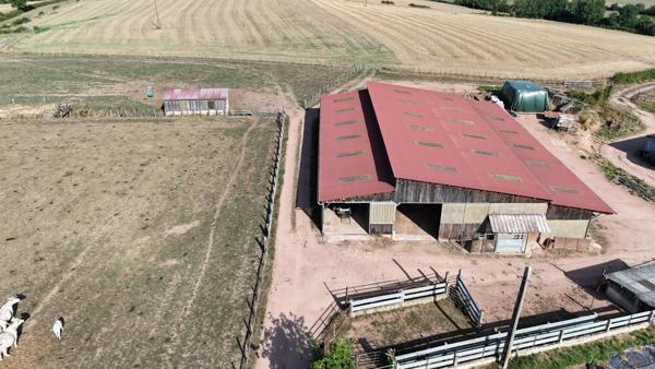 Propriete à vendre 6 pièces CHAROLLES (71)