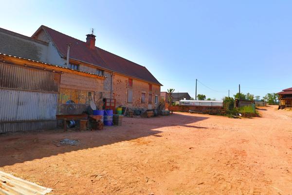 Propriete à vendre 6 pièces CHAROLLES (71)