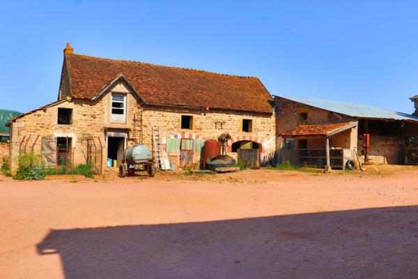 Propriete à vendre 6 pièces CHAROLLES (71)
