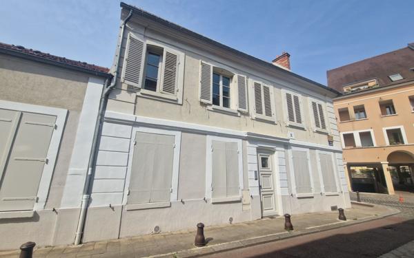 Appartement à louer    3 pièces • 52,32 m2 Brie-Comte-Robert