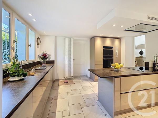 Maison à vendre  7 pièces - 229,49 m2 MOUGINS - 06