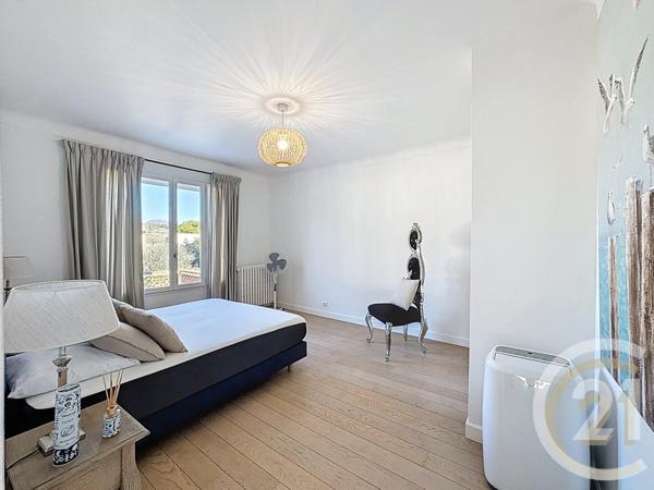 Maison à vendre  7 pièces - 229,49 m2 MOUGINS - 06